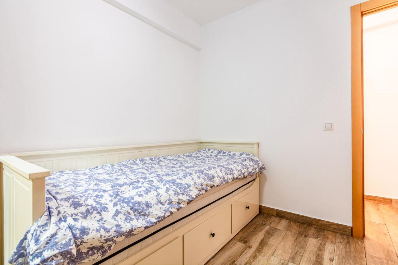 Apartamento Sirena Beach Нерха Екстериор снимка